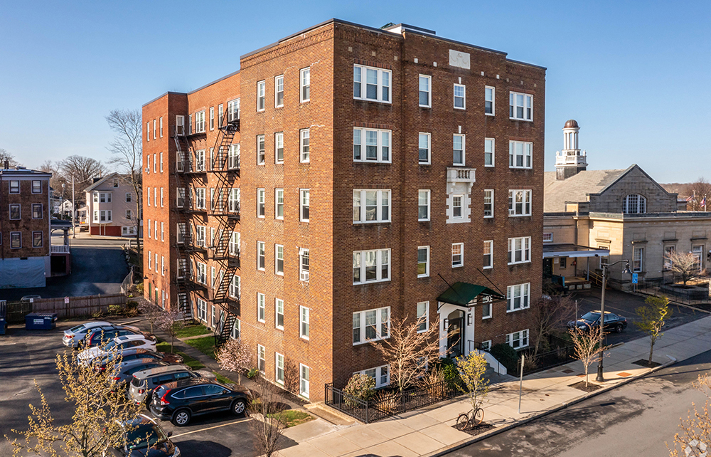 Foxfield completes sale of 45-unit apartment community in Beverly